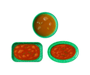 분식 그릇 (떡볶이 소스, 어묵 국물 담긴)