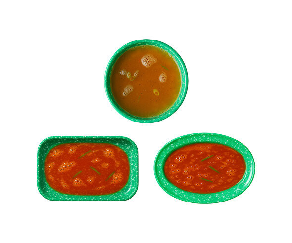 분식 그릇 (떡볶이 소스, 어묵 국물 담긴)