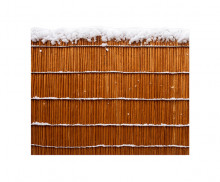 눈 쌓인 울타리