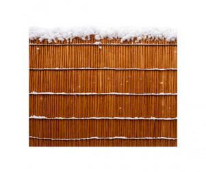 눈 쌓인 울타리